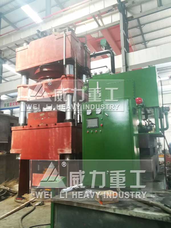 <b>壓陶瓷粉末1600噸液壓機(jī)</b>